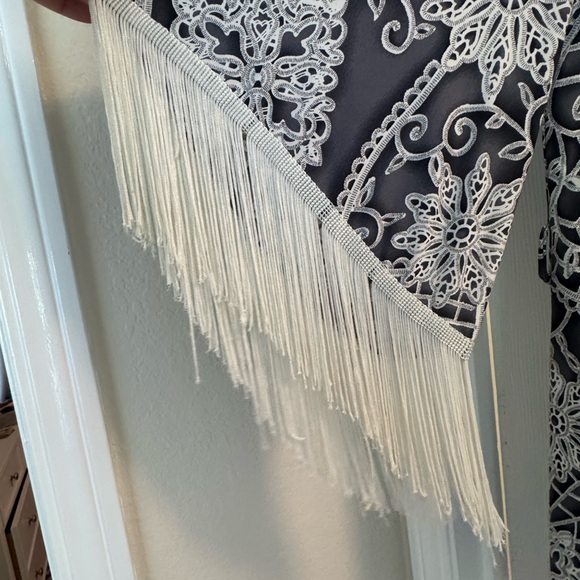 Stella Laguna Beach Fringe sleeve Dress - Picture 3 of 3